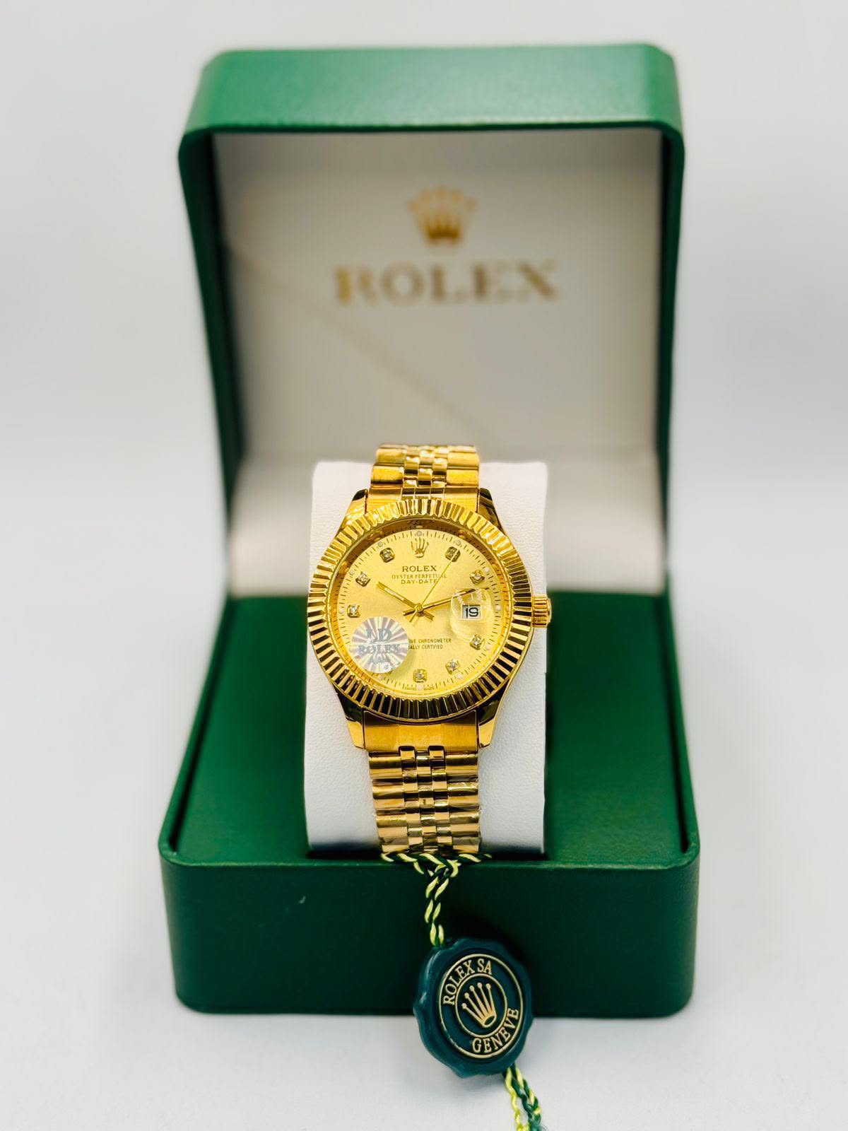 Luxury Men's Golden Chronograph Watch